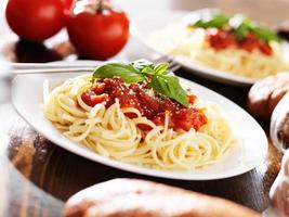 pasta italiana degli spaghetti con salsa al pomodoro foto