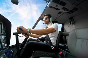 pilota privato di elicottero commerciale foto