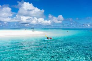 bellissima spiaggia tropicale foto