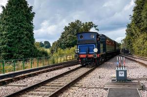 East grinstead, West Sussex, Regno Unito, 2013. Bluebell fumante nella stazione di East grinstead foto