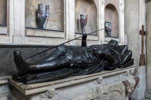 Winchester, Hampshire, Regno Unito, 2016. tomba nella cappella degli angeli custodi nella cattedrale di Winchester foto