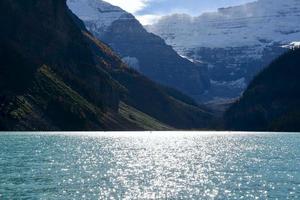 Lake Louise in una giornata autunnale foto