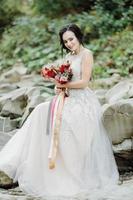 ritratto della sposa. cerimonia di matrimonio in natura foto