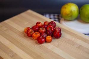 pomodoro frutta acerola foto