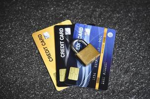 dati Internet di sicurezza della carta di credito - transazioni di crittografia sul blocco della carta di credito protette foto