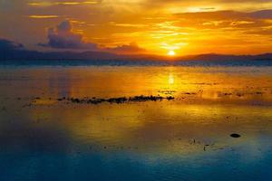 tramonto mare tropicale foto