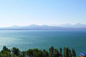 la natura del lago armenia.sevan foto