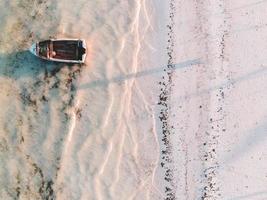 spiaggia di muyuni, isola di zanzibar, tanzania foto