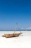 spiaggia di muyuni, isola di zanzibar, tanzania foto