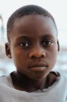 ritratto di un giovane africano a zanzibar foto