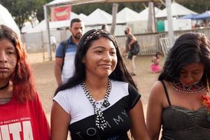 brasilia, df, brasile-12 aprile 2022 nativi indigeni provenienti da tutto il brasile, scendono a brasilia, per l'annuale accampamento di terra libera o acampamento terra livre. foto