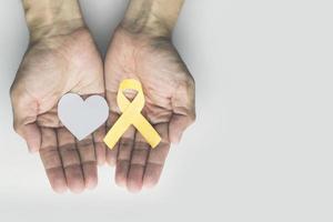 nastro d'oro per la consapevolezza del cancro infantile foto