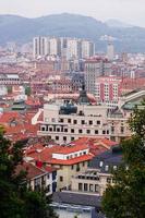 paesaggio urbano dalla città di bilbao, spagna, destinazione di viaggio foto