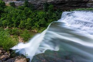 Burgess Falls State Park nel Tennessee in estate foto