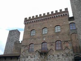 veduta della città di san gimignano foto