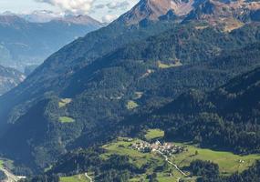 vista dal passo del Gottardo in Svizzera foto