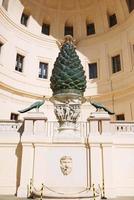 vaticano, italia, 2021-pigna cortile della pigna foto