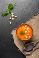 zuppa di carote con ceci