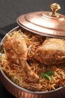 hyderabadi biryani - un popolare piatto a base di pollo o montone