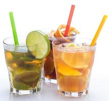 cocktail con diversi agrumi foto