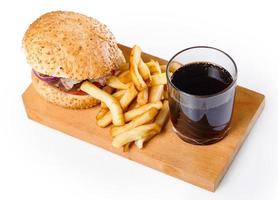 hamburger, patatine fritte e coca cola foto