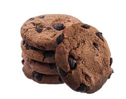 pila di biscotti di farina d'avena al cioccolato isolati su sfondo bianco foto