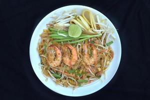 thai food noodles gamberi fritti., pad thai foto