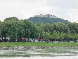 bratislava presso il fiume Danubio foto