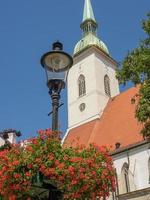 bratislava presso il fiume Danubio foto