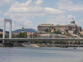 budapest sul fiume Danubio foto