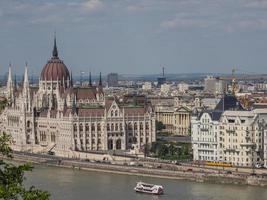 budapest sul fiume Danubio foto