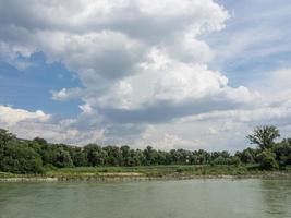 bratislava presso il fiume Danubio foto