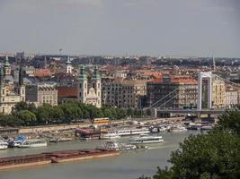 budapest sul fiume Danubio foto