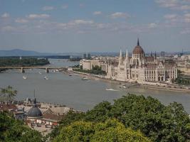 budapest sul fiume Danubio foto