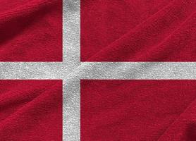 onda della bandiera della Danimarca isolata su png o sfondo trasparente, simboli della Danimarca, modello per banner, carta, pubblicità, promozione, spot televisivo, annunci, web design, illustrazione foto