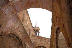 chiesa di odzun nel villaggio di odzun dei lori armenia. foto