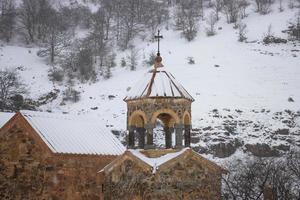 monastero di ardvi in inverno. st. monastero di johns ad ardvi, monastero di srbanes, chiesa apostolica armena foto