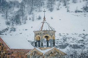 monastero di ardvi in inverno. st. monastero di johns ad ardvi, monastero di srbanes, chiesa apostolica armena foto