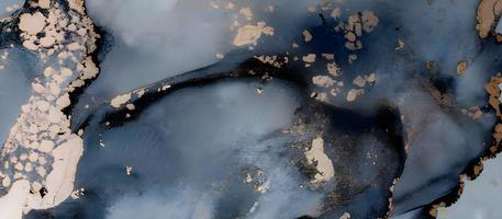 lusso naturale. lo stile incorpora i vortici del marmo o le increspature dell'agata. molto bella la vernice blu con l'aggiunta di polvere d'oro. foto