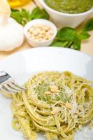 pesto di basilico tradizionale italiano ingredienti
