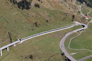 vista dal passo del Gottardo in Svizzera foto