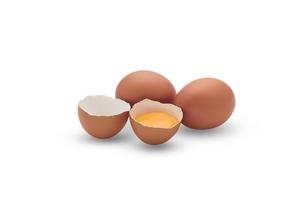 uova di gallina isolate su sfondo bianco con tracciato di ritaglio foto