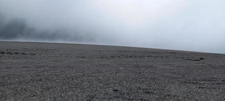 guarda la bellezza naturale del monte bromo, in indonesia foto