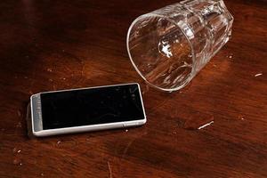 smartphone in acqua foto