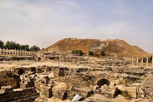 una vista dell'antica città romana di Beit Shean in Israele foto