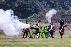 detling, kent, uk, 2010. sparare con il cannone foto