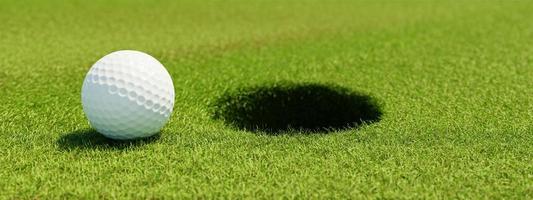 pallina da golf su erba in fairway con foro su sfondo verde. concetto di sport e atletico. rendering di illustrazioni 3d