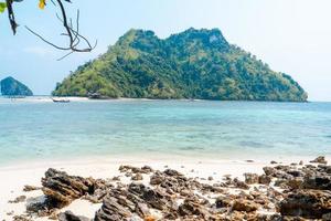 paesaggi marini e isole tropicali a krabi foto