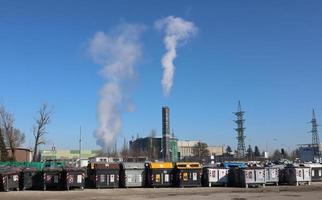 inceneritore di rifiuti del gruppo hera. gruppo hera è un'azienda italiana multiservizi per l'ambiente. foto