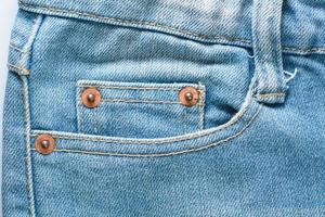 il blue jeans o la struttura pulita del denim blu. foto